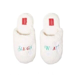 NWT. WONDERSHOP Women’s Sleigh What? Slippers